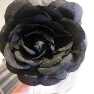 Black flower hair pin